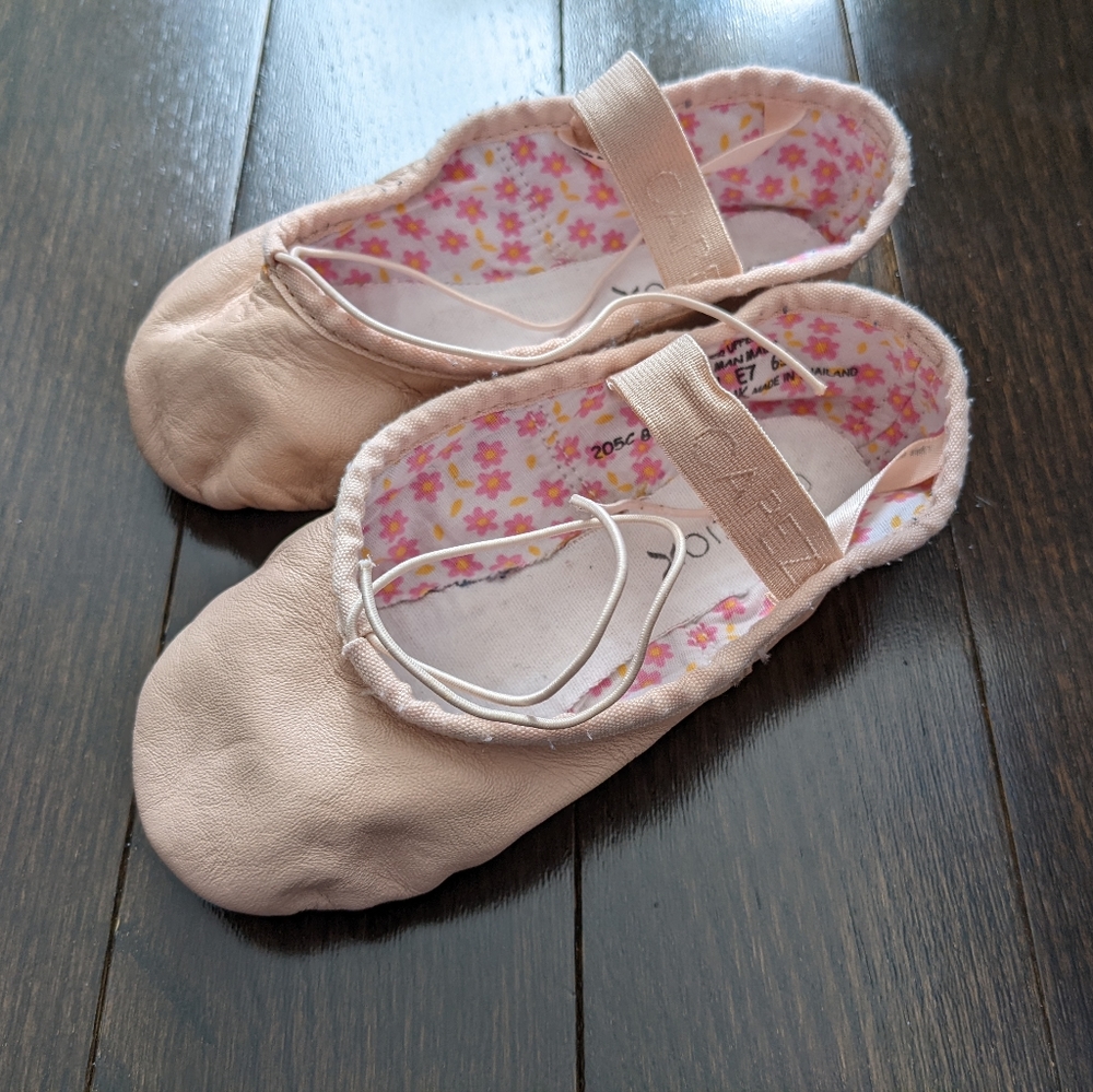 Capezio Daisy 205 Ballet Slipper (Toddler/Little Kid), size 11.5 Wide (11 1/2 W)
